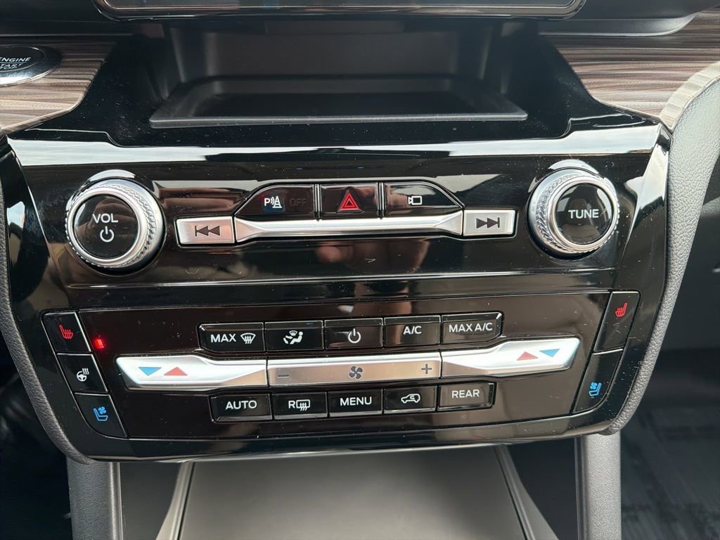 Certified 2022 Ford Explorer Limited w/ Equipment Group 301A image 32