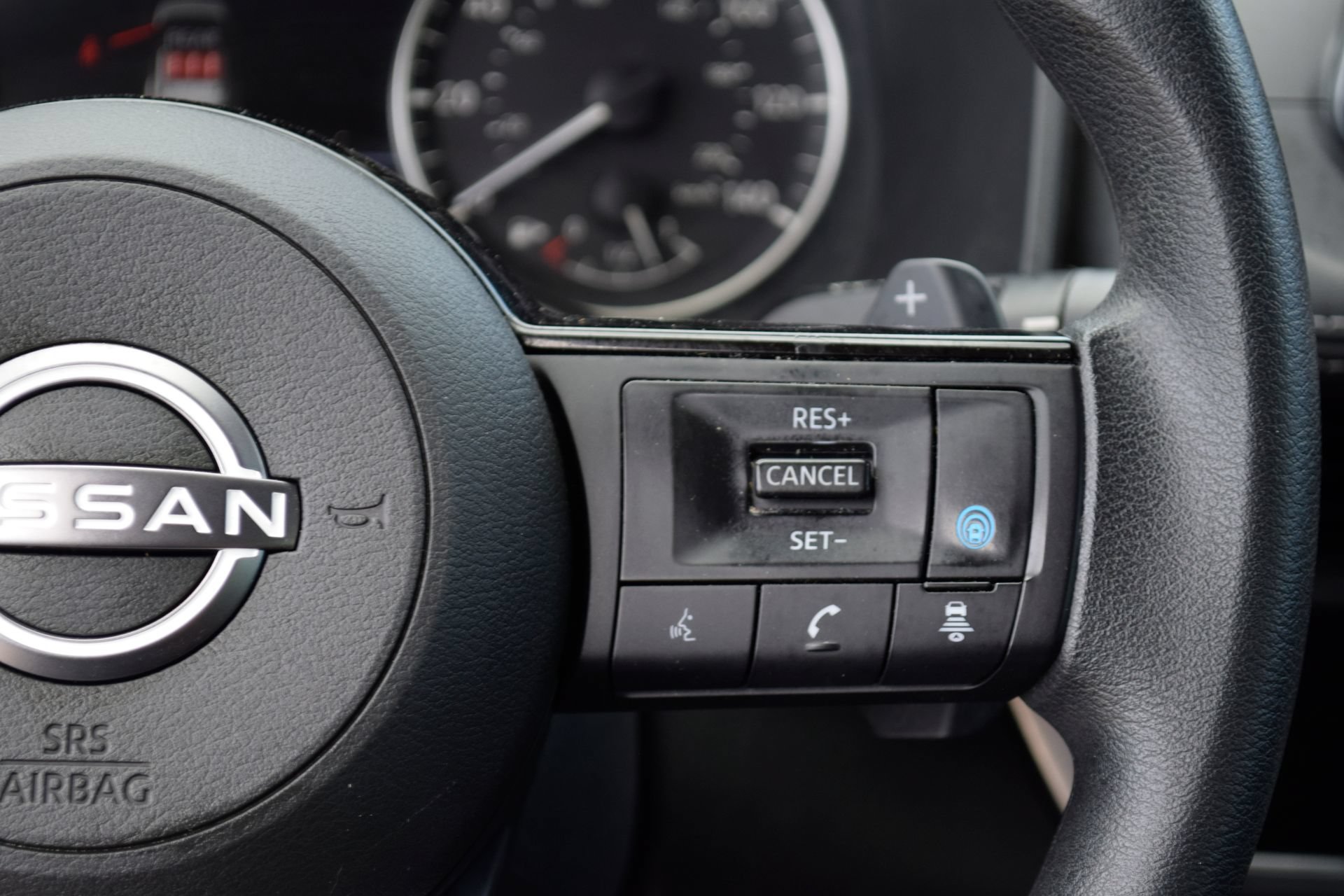Used 2023 Nissan Rogue SV FWD image 7