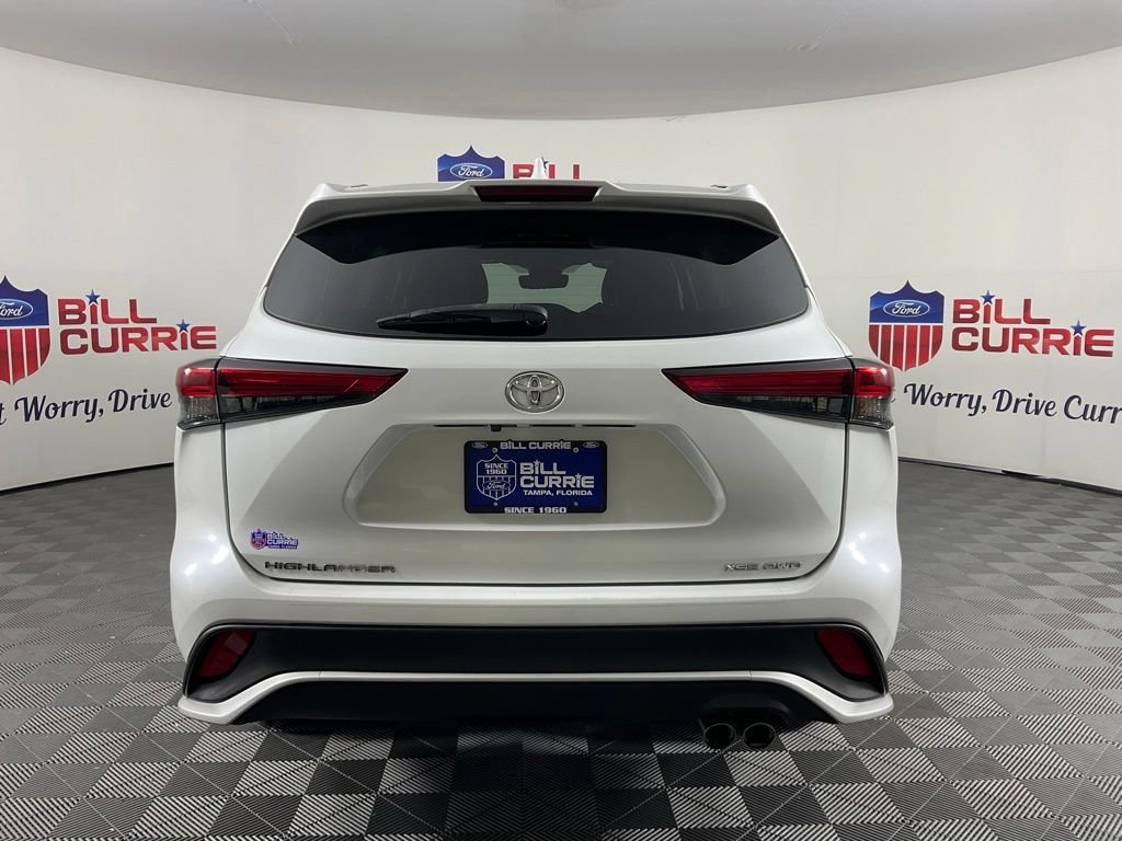 Used 2023 Toyota Highlander XSE AWD/4WD image 4