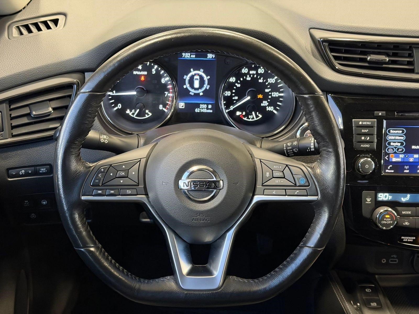 Used 2018 Nissan Rogue SL w/ Premium Package image 16