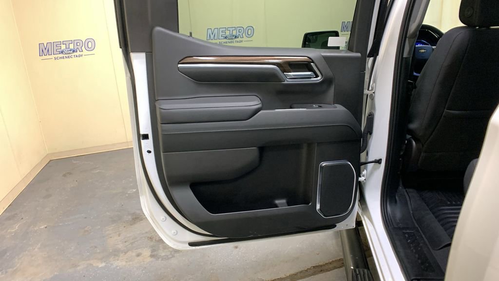 Used 2023 Chevrolet Silverado 1500 LT image 24