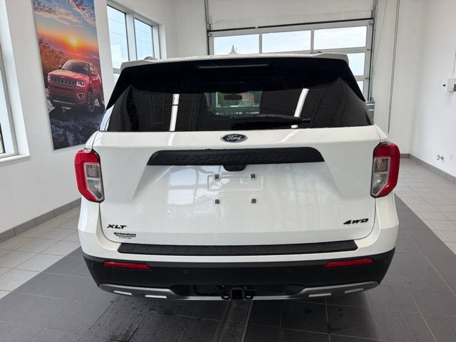Certified 2023 Ford Explorer XLT w/ Equipment Group 202A AWD/4WD image 5