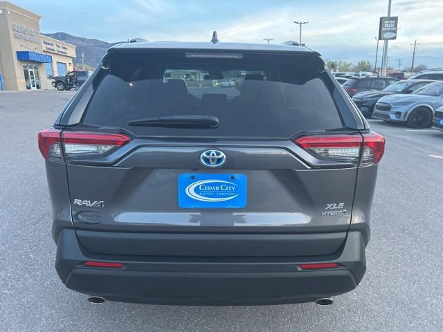 Used 2021 Toyota RAV4 XLE AWD/4WD image 5