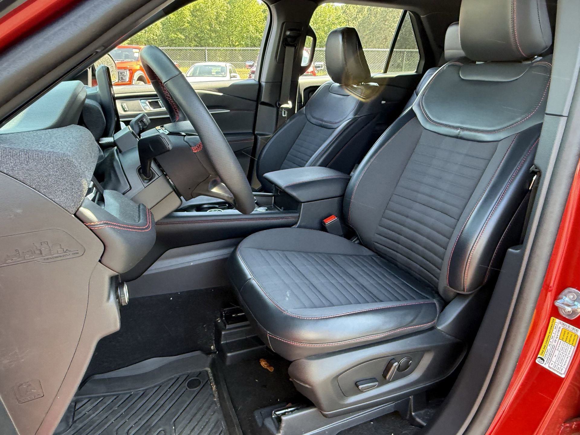 Certified 2025 Ford Explorer ST-Line AWD/4WD image 18