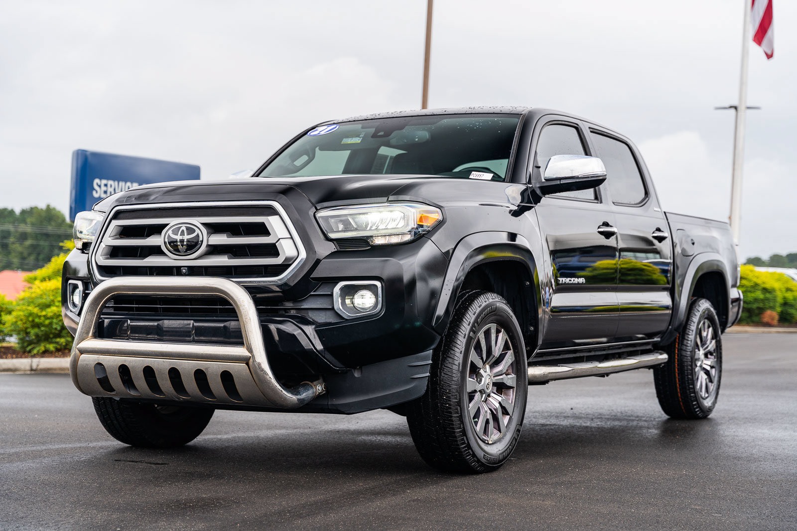 Used 2021 Toyota Tacoma Limited RWD image 3