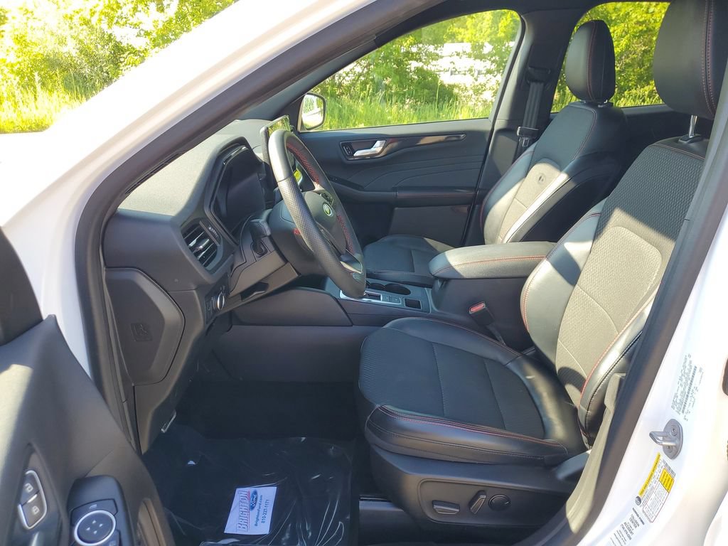 Certified 2023 Ford Escape ST-Line w/ Tech Pack #1 AWD/4WD image 13