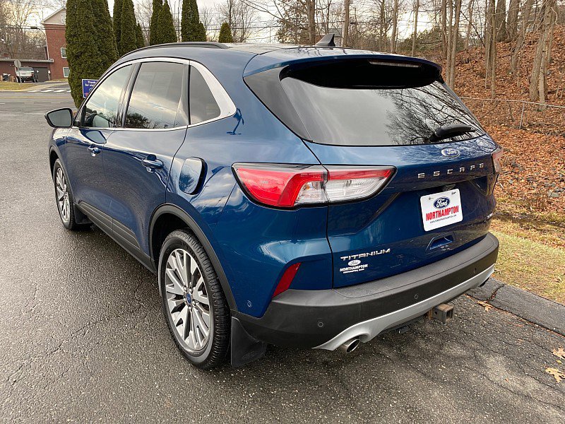 Certified 2020 Ford Escape Titanium w/ Titanium Premium Package 2.0 image 3