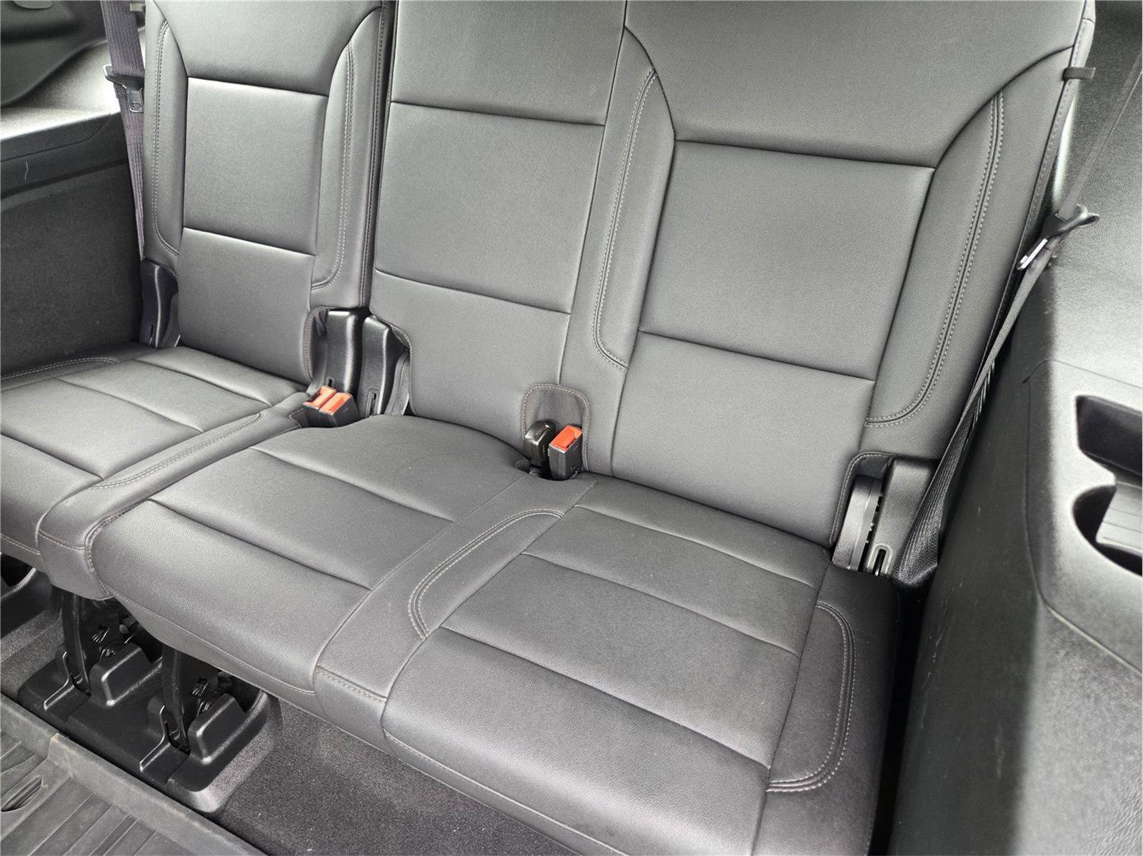 Used 2023 Chevrolet Tahoe Z71 w/ Luxury Package AWD/4WD image 36