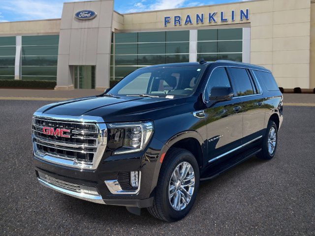 Used 2023 GMC Yukon XL SLT w/ SLT Luxury Package RWD image 3