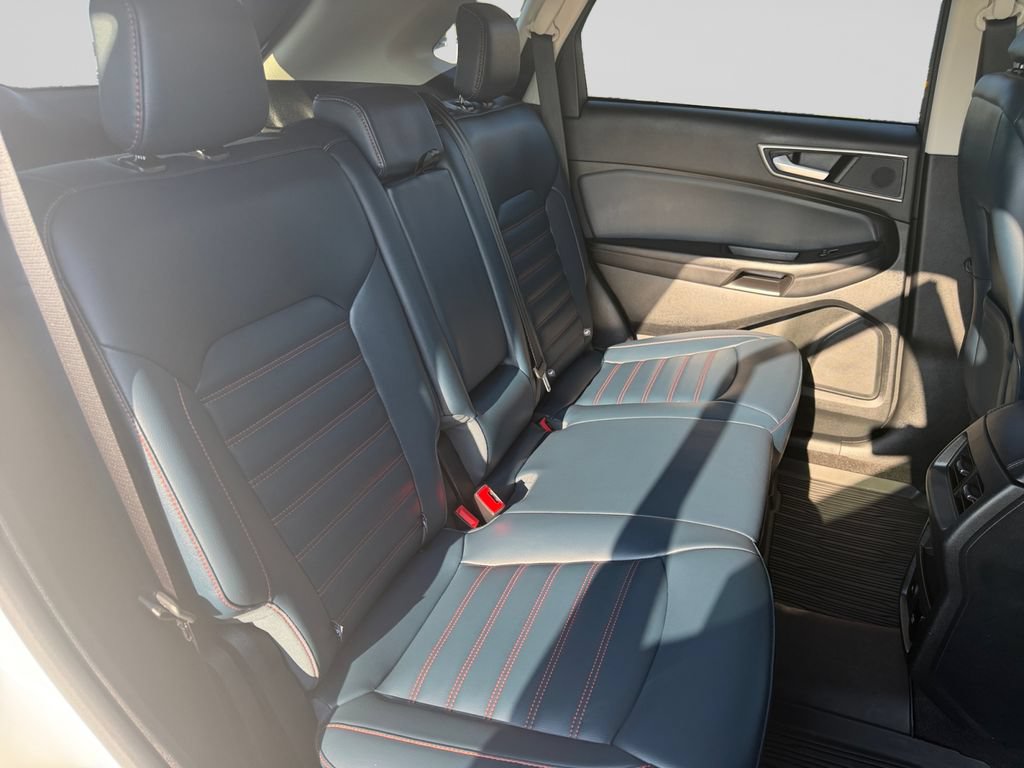 Certified 2024 Ford Edge SEL w/ Sport Appearance Package AWD/4WD image 18