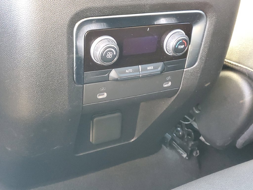 Used 2022 Chevrolet Tahoe LT AWD/4WD image 19
