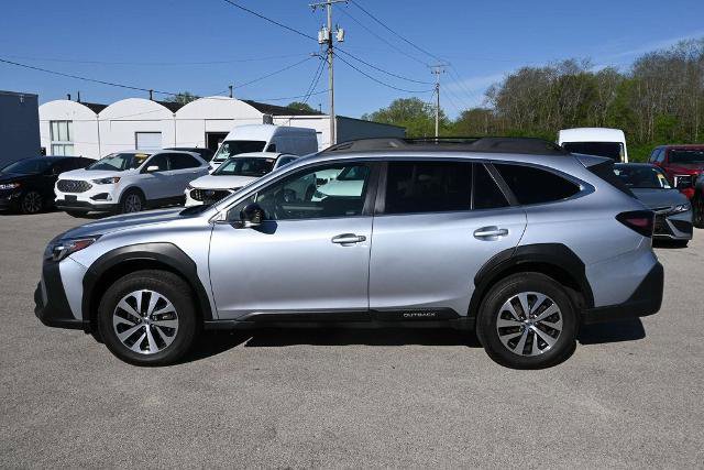 Used 2023 Subaru Outback Premium image 4