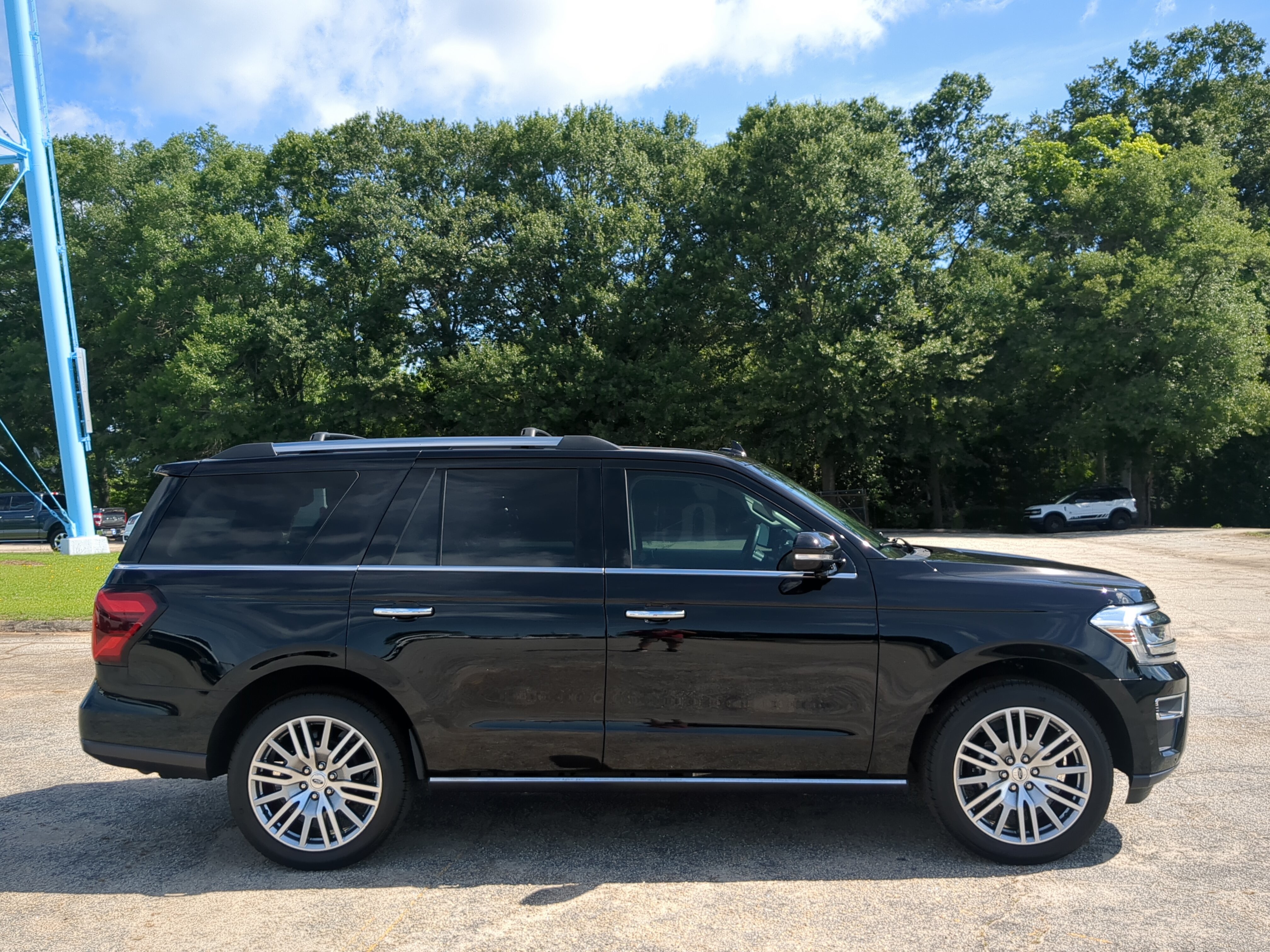 Certified 2023 Ford Expedition Limited RWD image 2