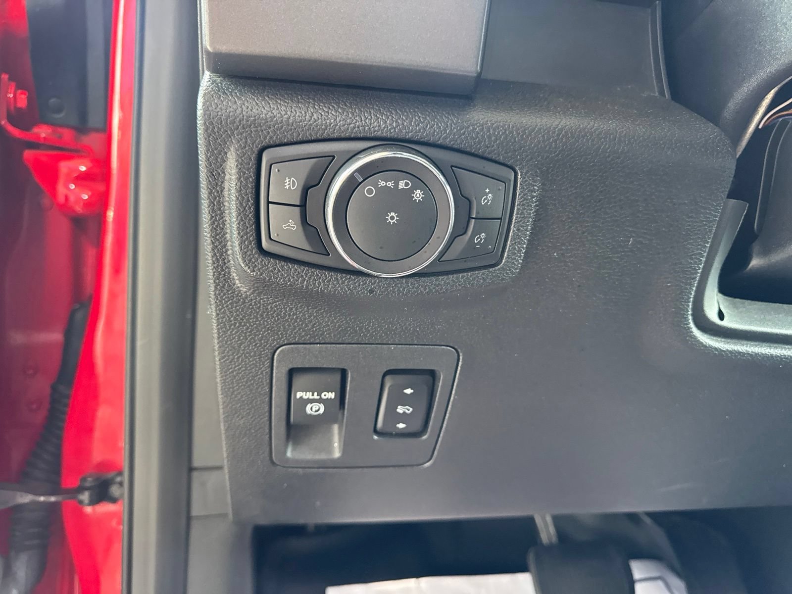 Certified 2018 Ford F150 XLT w/ Equipment Group 302A Luxury AWD/4WD image 28