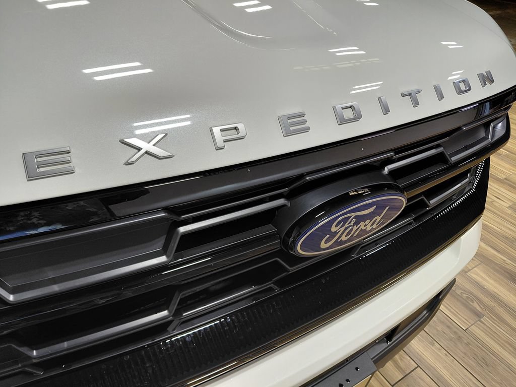 Certified 2025 Ford Expedition Active AWD/4WD image 17