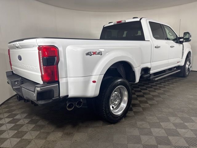 Certified 2025 Ford F450 Lariat w/ Chrome Package image 5