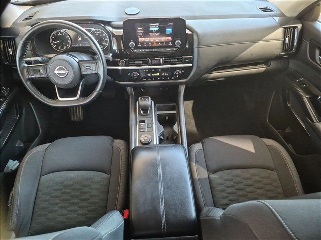 Used 2022 Nissan Pathfinder SV AWD/4WD image 15