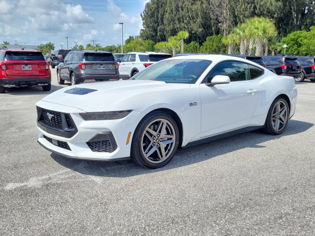 Certified 2025 Ford Mustang GT RWD image 3