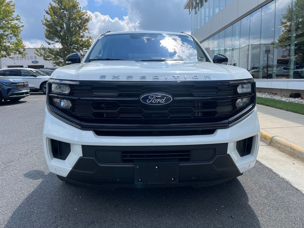 Certified 2025 Ford Expedition Active AWD/4WD image 2