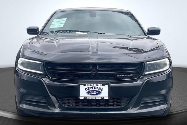 Used 2022 Dodge Charger SXT w/ Blacktop Package RWD image 3