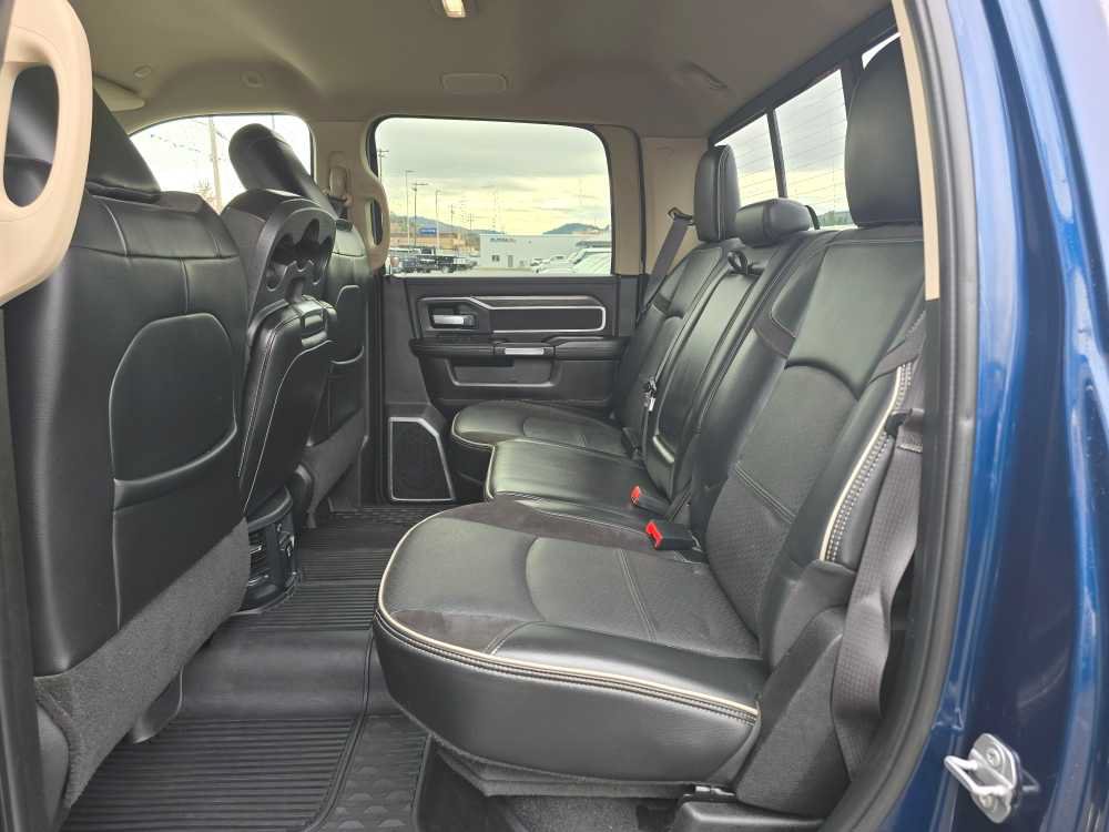 Used 2019 RAM 3500 Laramie w/ Chrome Appearance Group AWD/4WD image 17