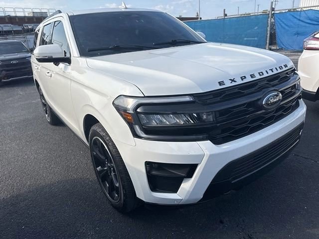 Certified 2023 Ford Expedition Limited AWD/4WD image 3