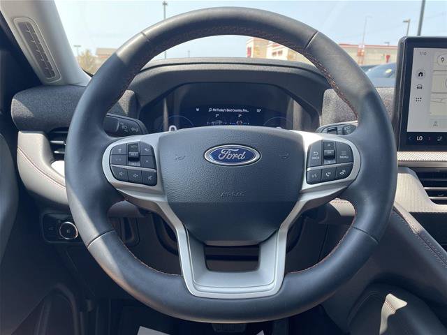 Certified 2025 Ford Explorer Active w/ Active Comfort Package AWD/4WD image 12