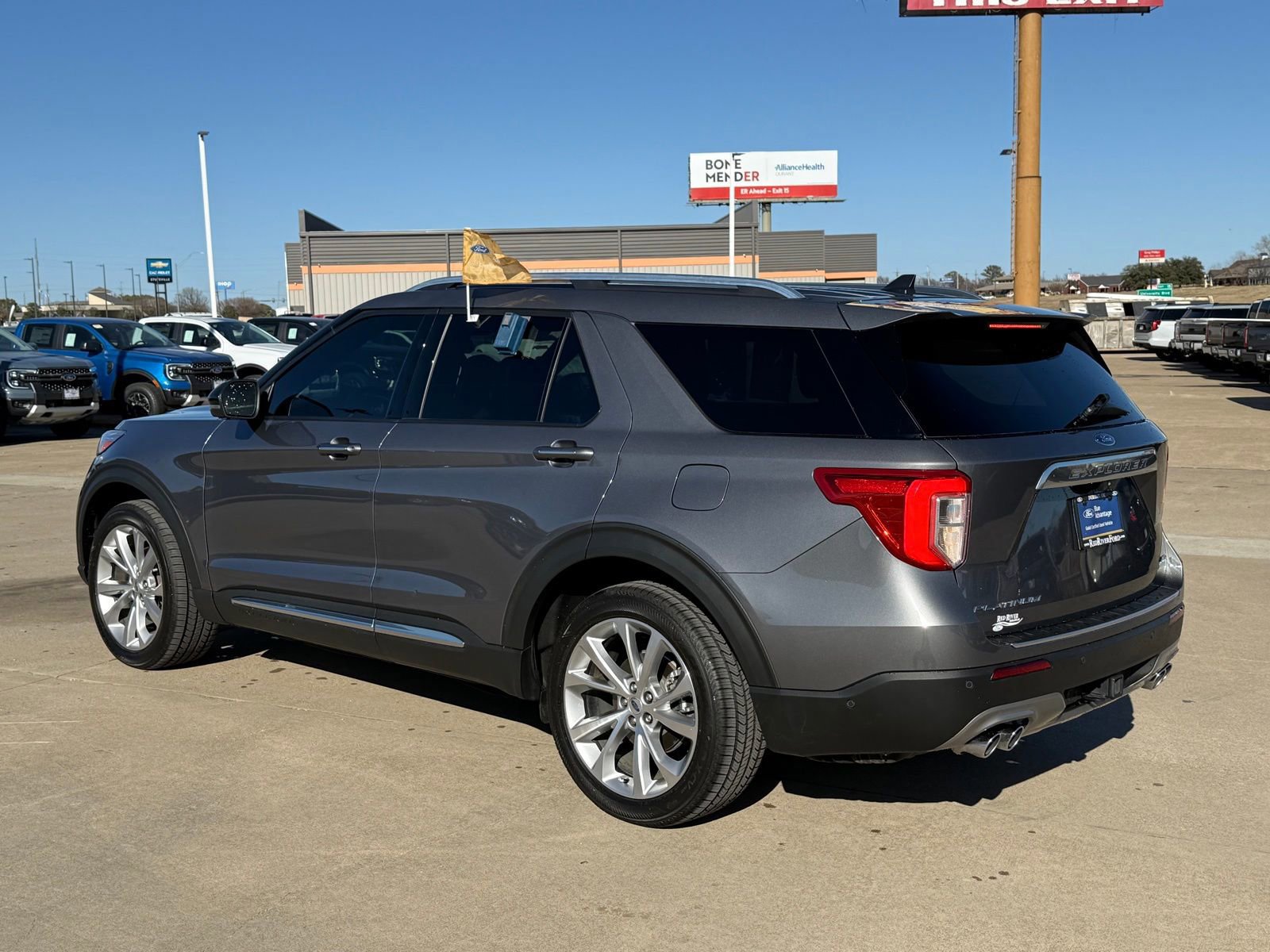 Certified 2022 Ford Explorer Platinum w/ Equipment Group 601A image 3