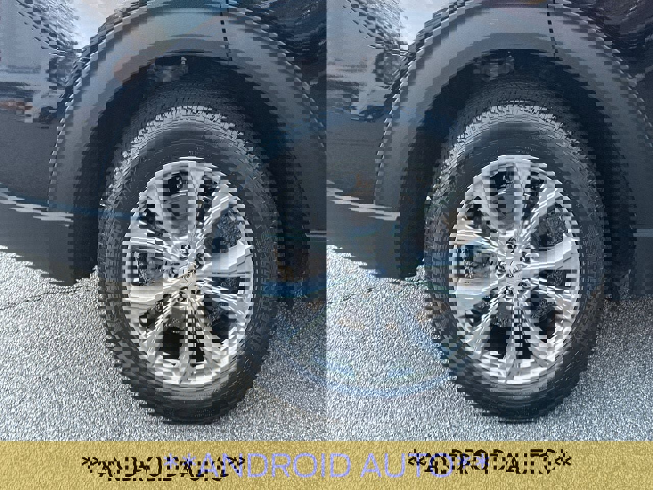 Certified 2022 Ford Explorer XLT w/ Equipment Group 202A image 19