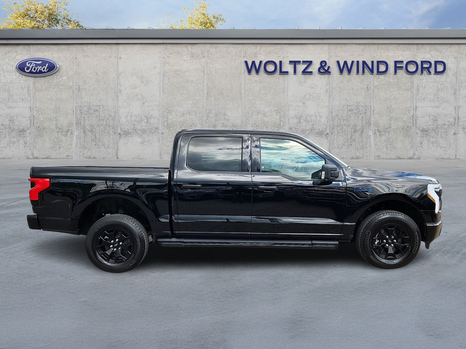 Certified 2025 Ford F150 Lightning XLT AWD/4WD image 7