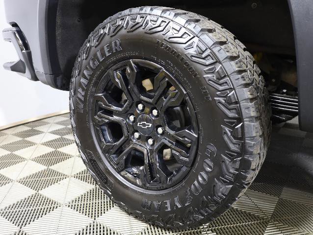 Used 2024 Chevrolet Silverado 1500 ZR2 w/ Technology Package image 30