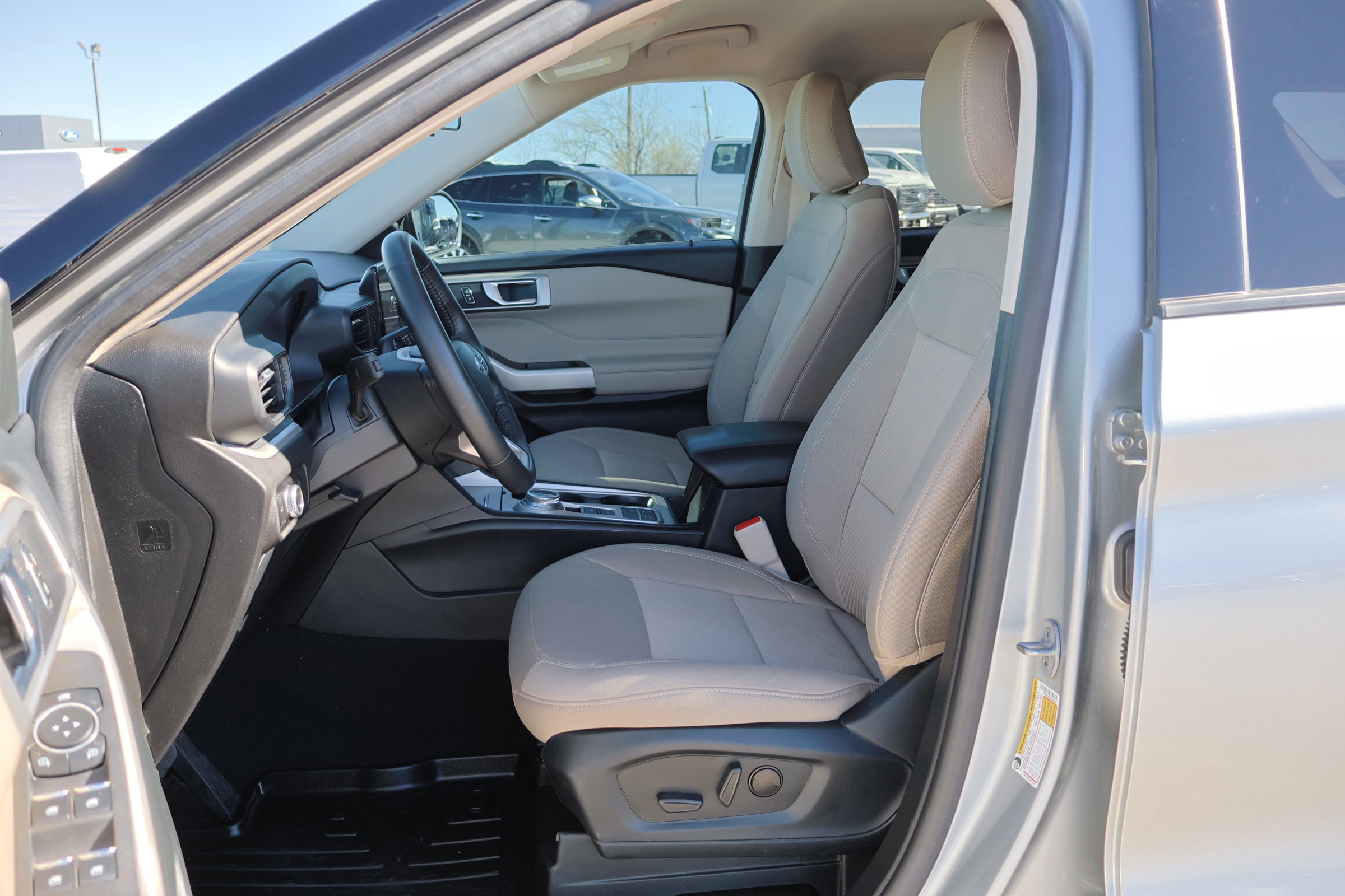 Certified 2023 Ford Explorer XLT image 21