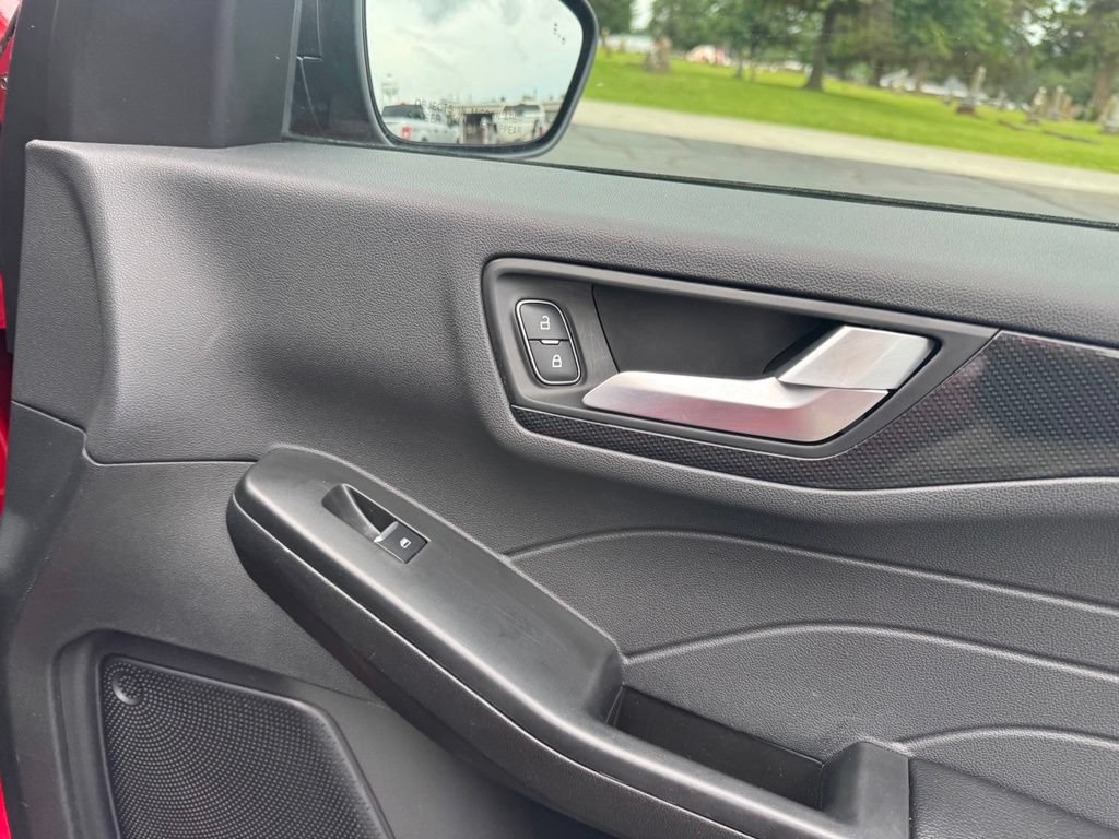 Certified 2025 Ford Escape ST-Line FWD image 16