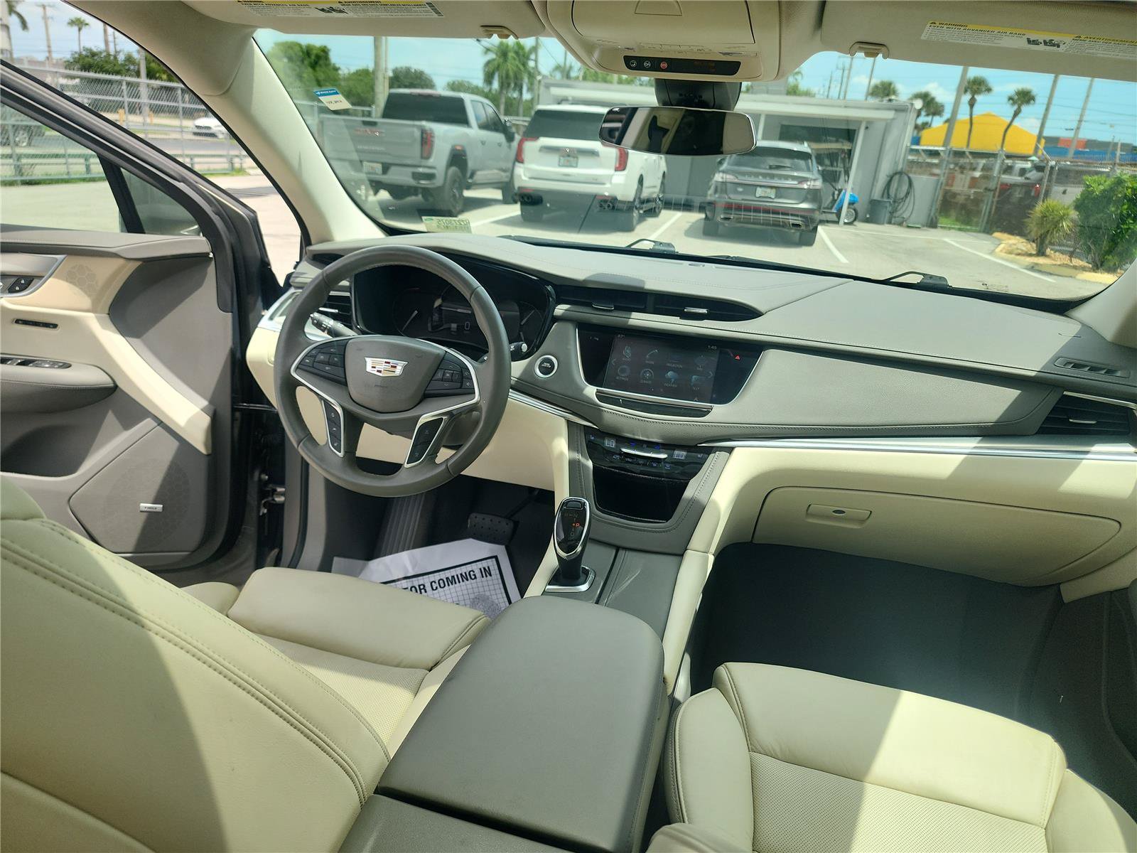 Used 2017 Cadillac XT5 Luxury w/ Driver Awareness Package AWD/4WD image 23