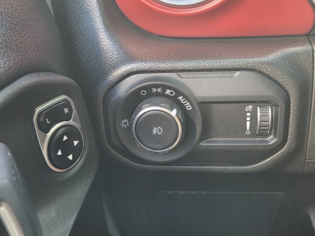 Used 2023 Jeep Wrangler Unlimited Rubicon w/ LED Lighting Group AWD/4WD image 24
