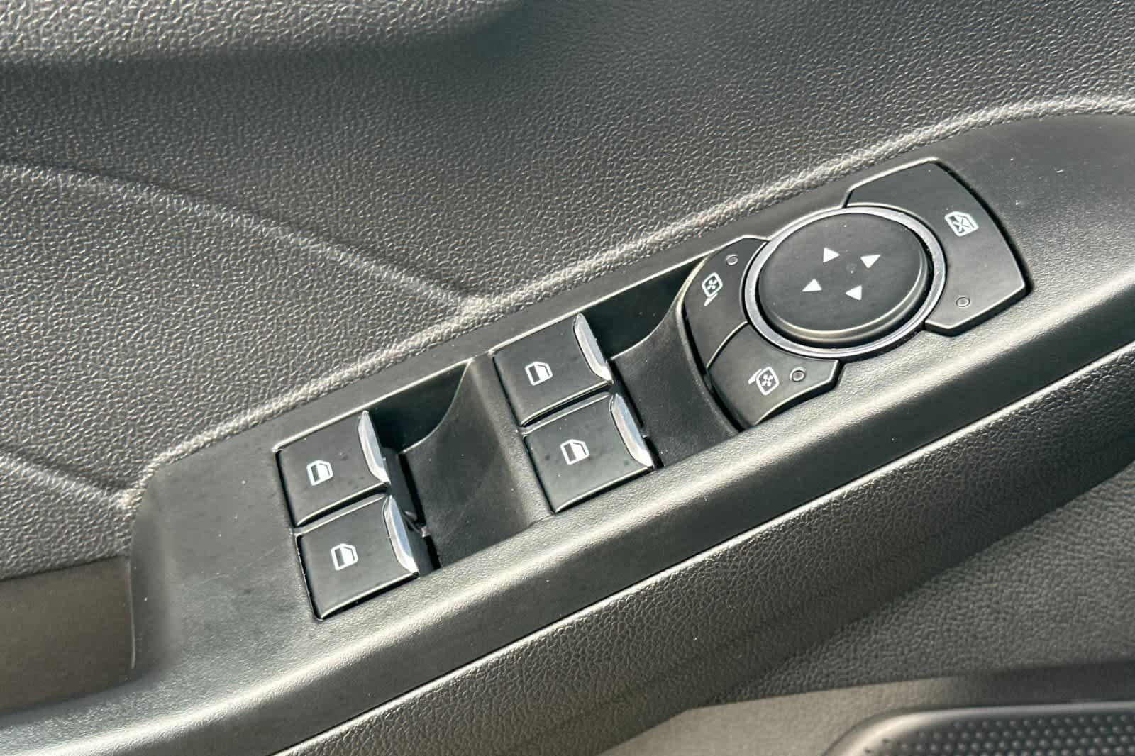 Certified 2025 Ford Escape SE w/ PHEV Premium Package image 13