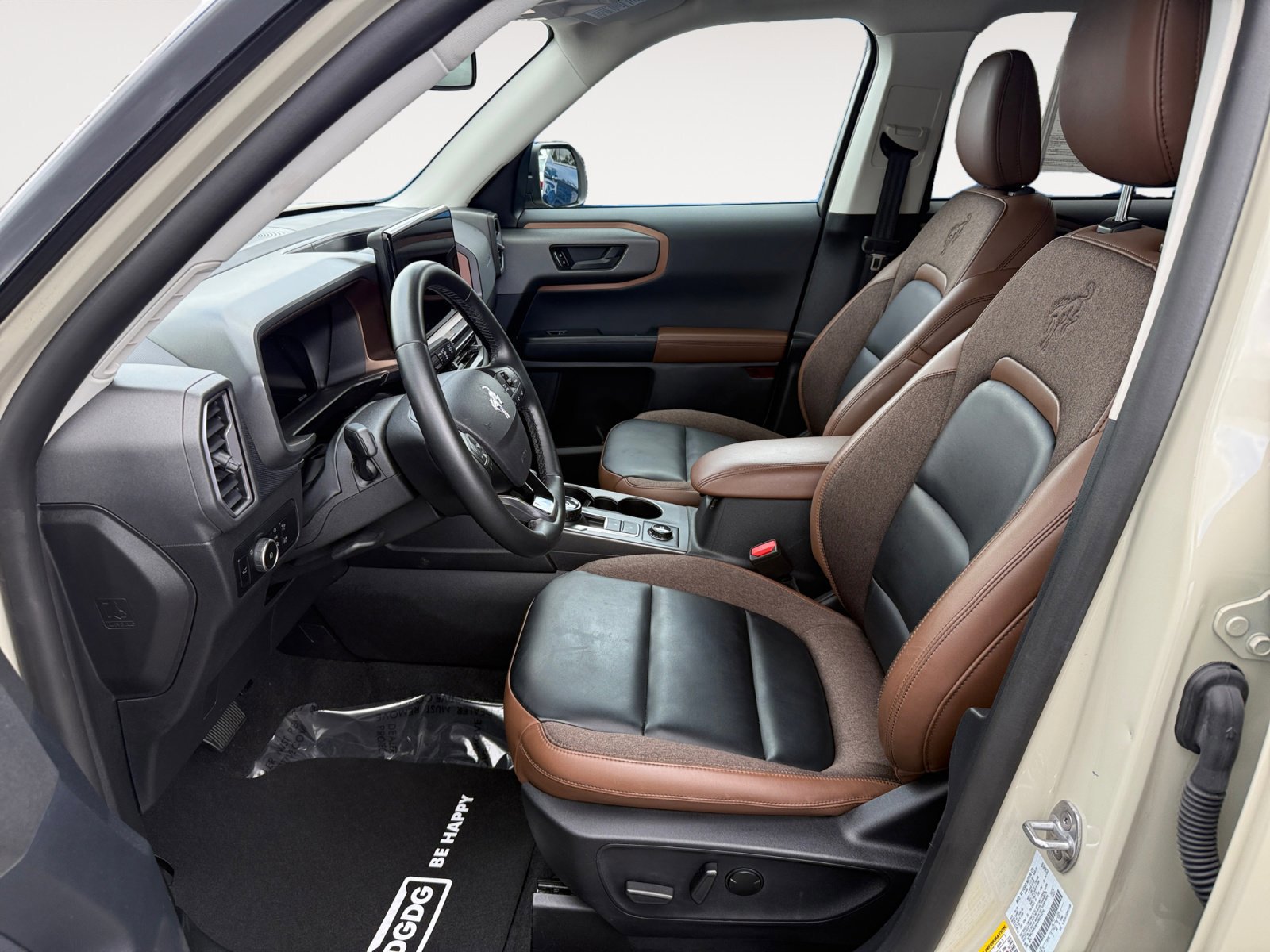 Certified 2025 Ford Bronco Sport Outer Banks w/ Outer Banks Tech Package+ AWD/4WD image 10