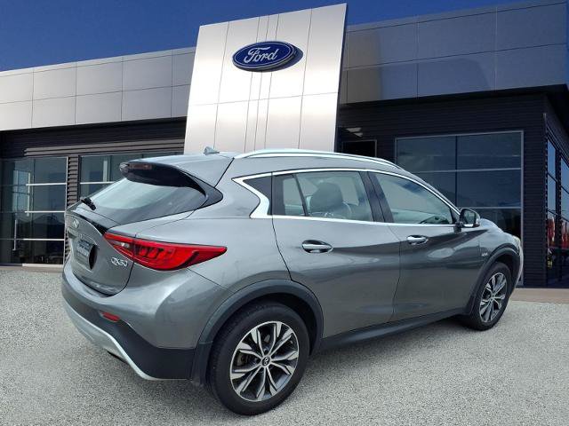 Used 2017 INFINITI QX30 Premium w/ Navigation Package AWD/4WD image 2