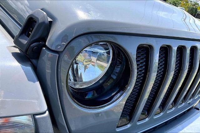 Used 2022 Jeep Wrangler Unlimited Sahara AWD/4WD image 32