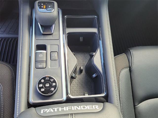 Used 2024 Nissan Pathfinder SL image 31