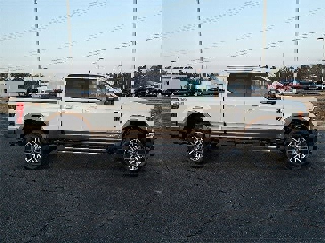 Certified 2019 Ford F250 Lariat w/ Lariat Value Package image 11