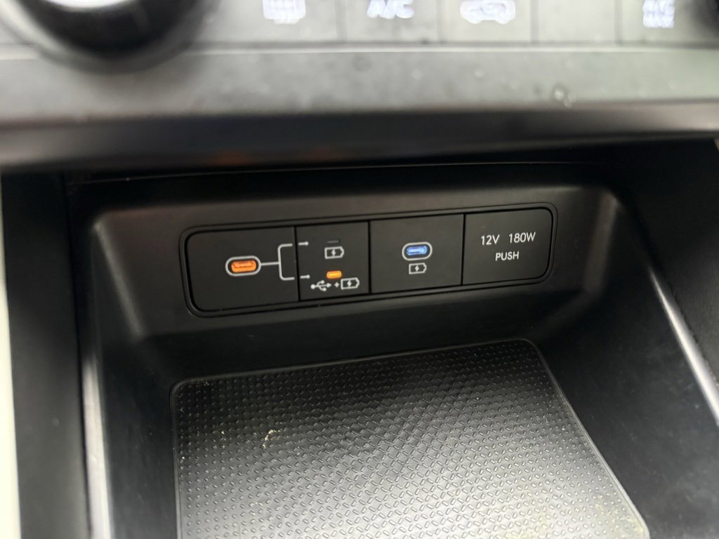 Used 2025 Hyundai Tucson SE image 19