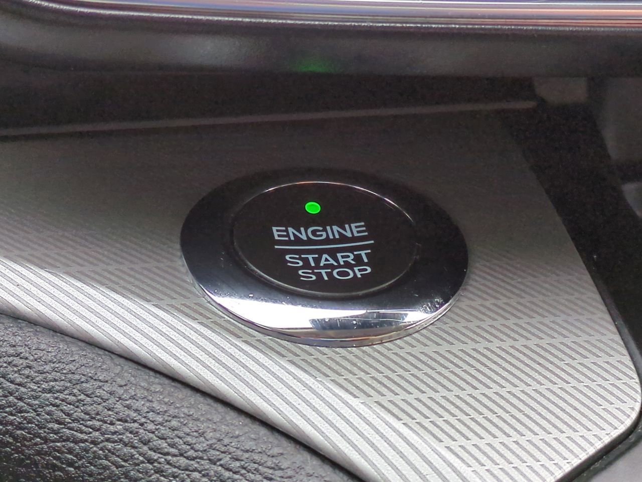 Certified 2020 Ford Explorer XLT w/ Equipment Group 202A image 26