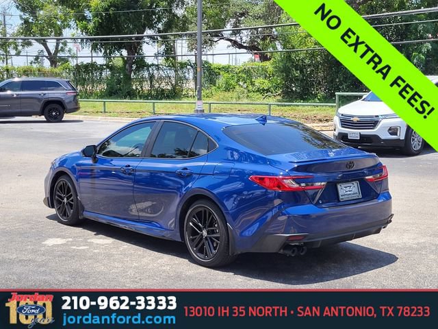Used 2025 Toyota Camry SE w/ Convenience Package FWD image 3