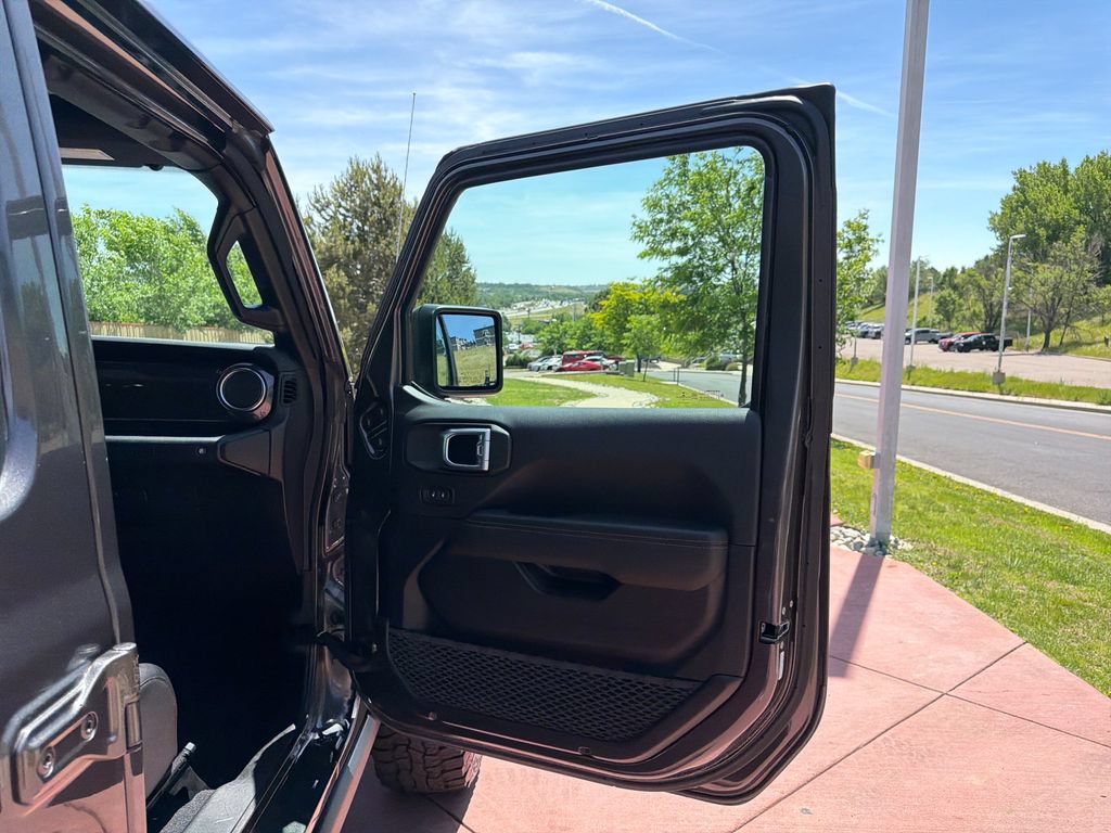 Used 2021 Jeep Wrangler Unlimited Rubicon AWD/4WD image 31