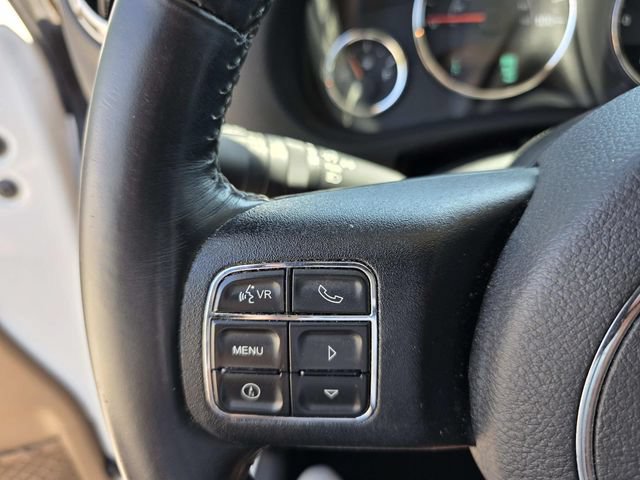 Used 2017 Jeep Wrangler Unlimited Rubicon w/ Connectivity Group AWD/4WD image 18
