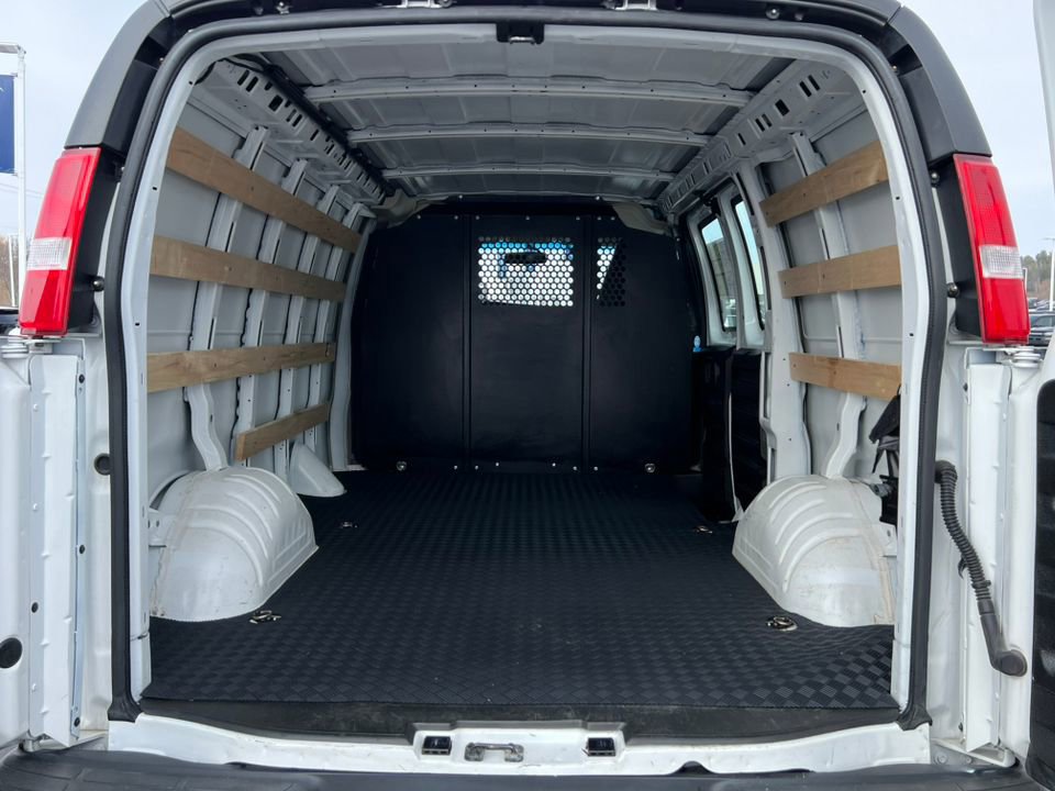 Used 2024 Chevrolet Express 2500 Work Van w/ Driver Convenience Package image 10