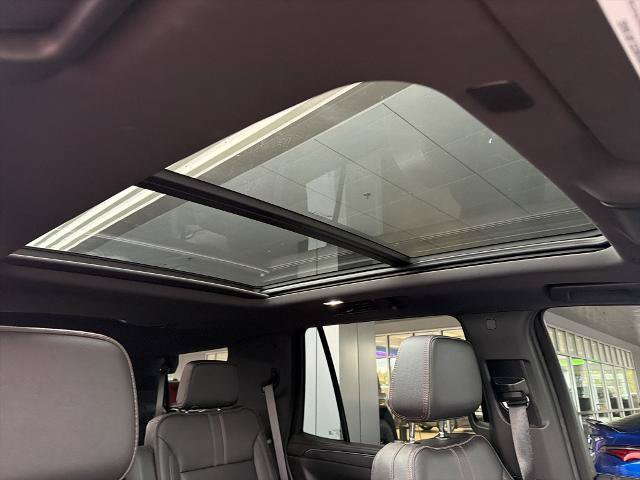 Used 2022 Chevrolet Tahoe RST w/ Sport Performance Package AWD/4WD image 12