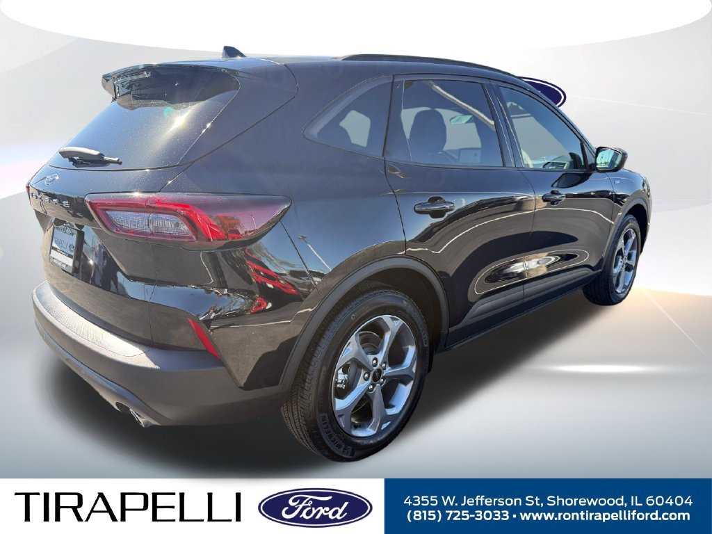 Certified 2025 Ford Escape ST-Line w/ Cold Weather Package FWD image 9