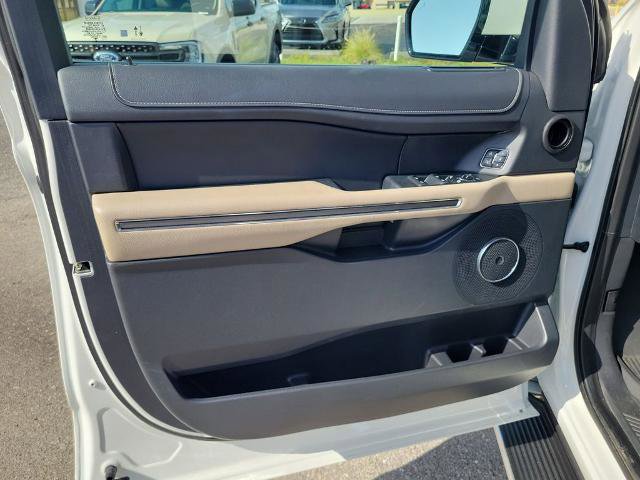 Certified 2023 Ford Expedition XLT RWD image 9